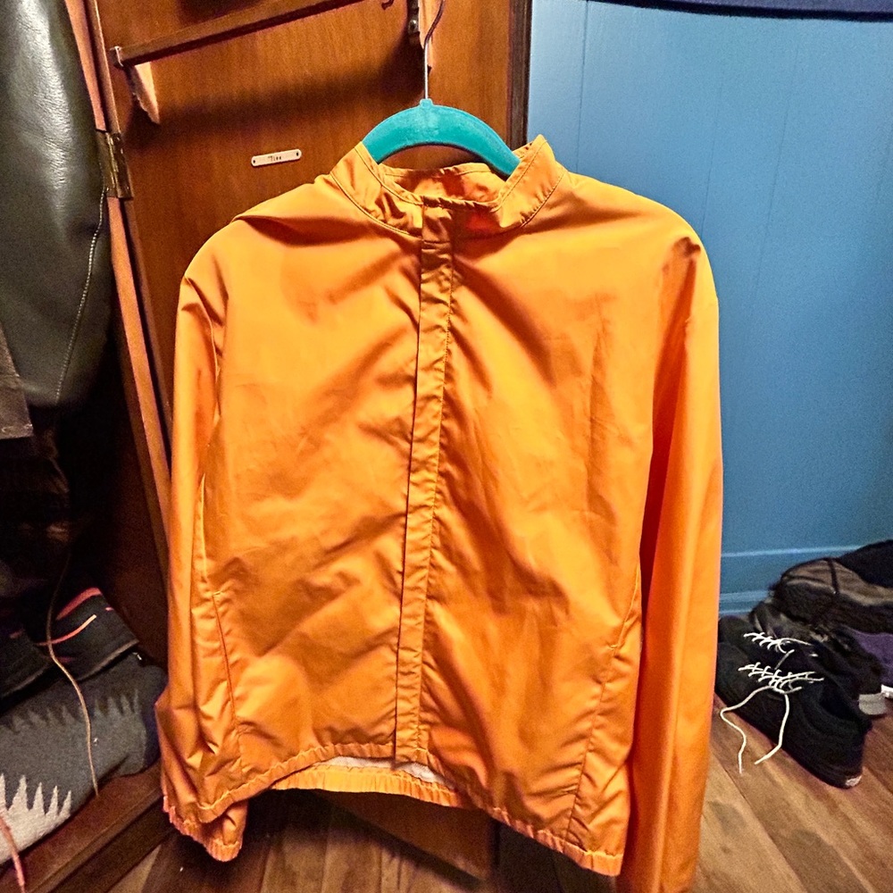 DKNY petite men’s or women’s wind breaker.